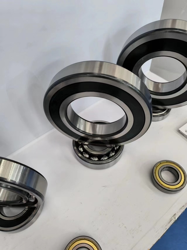 6305 8*22*7mm Hoogtemperatuurmachines Diepe groef kogellagers 6206 voor duurzaam
