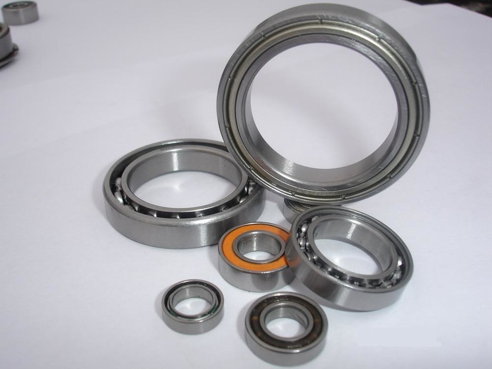 6305 8*22*7mm Hoogtemperatuurmachines Diepe groef kogellagers 6206 voor duurzaam